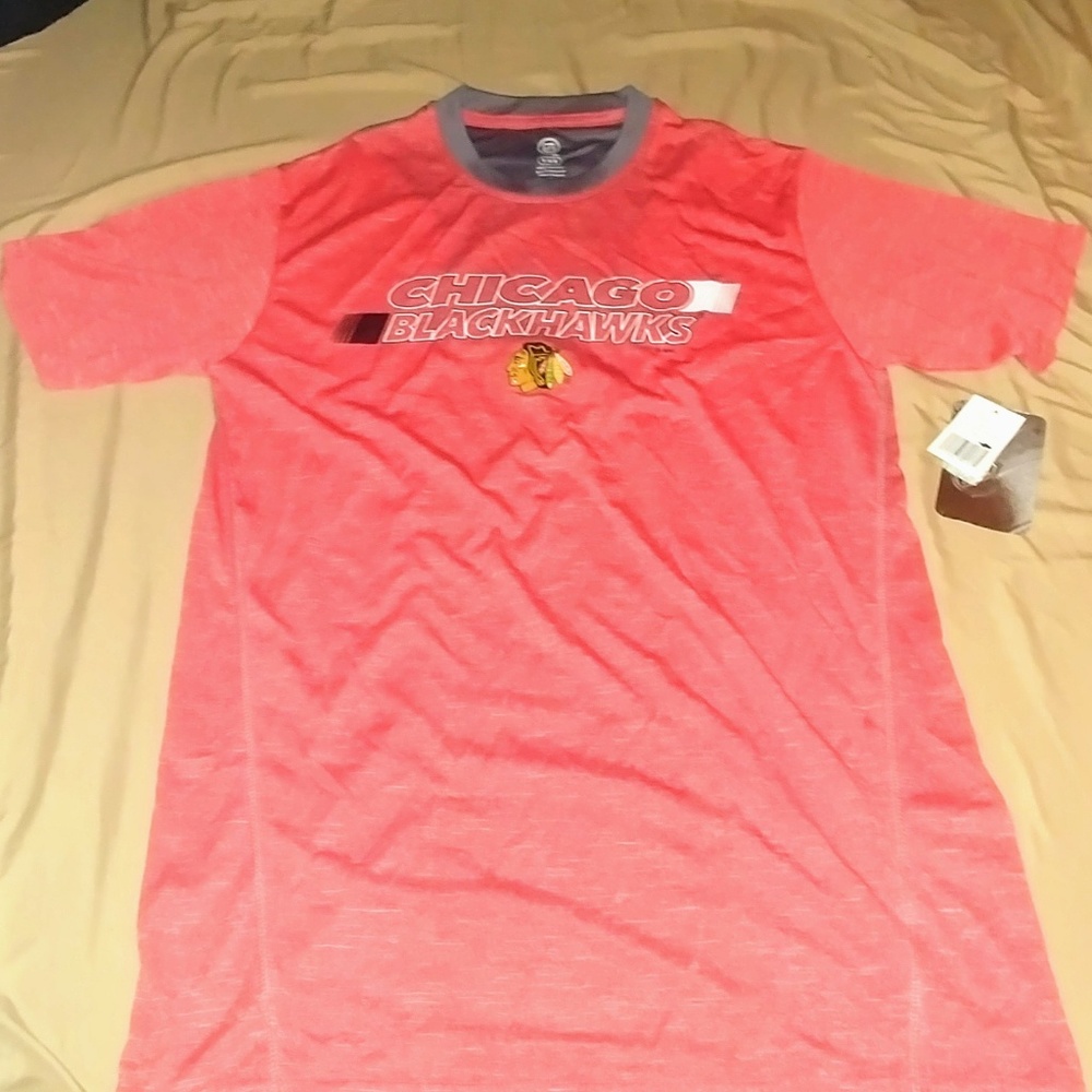 NWT NHL Chicago Blackhawks Tshirt